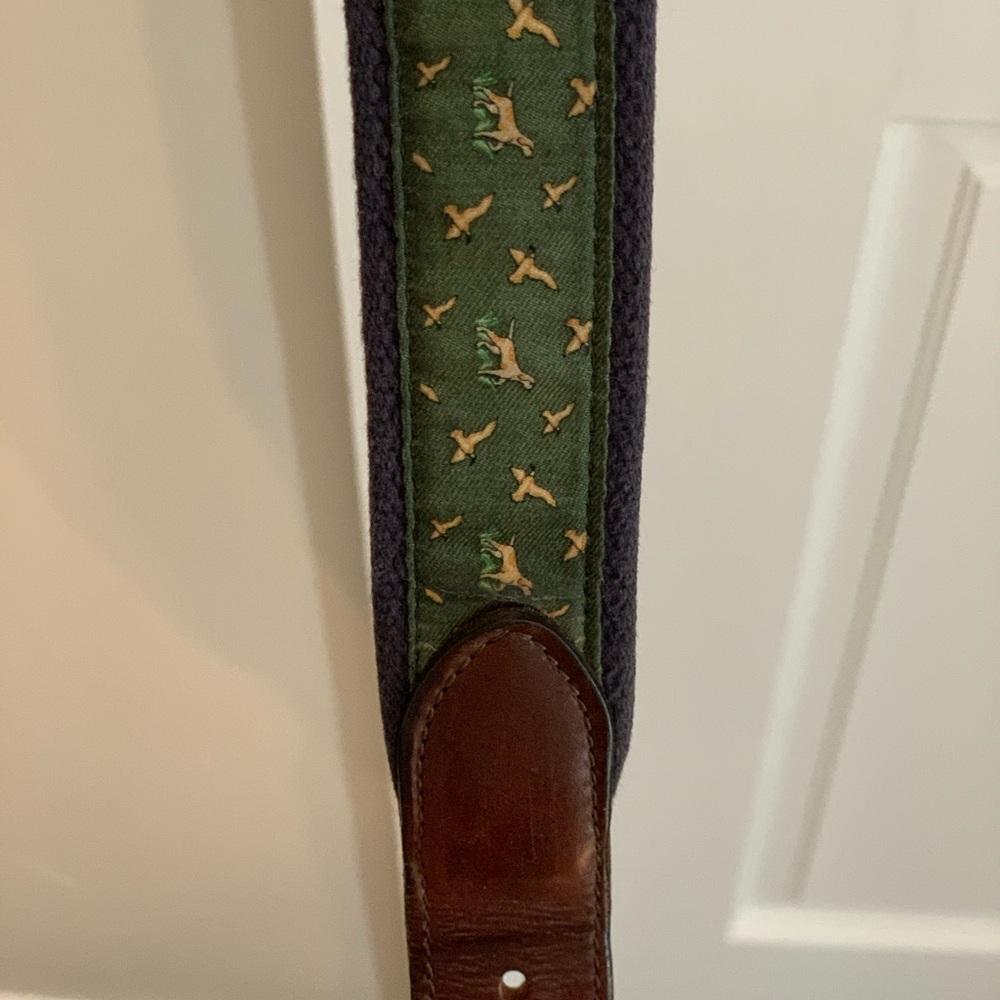 Men’s vineyard vines belt.